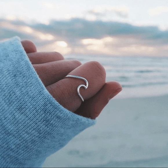 Brandy Melville Jewelry - pura vida wave ring